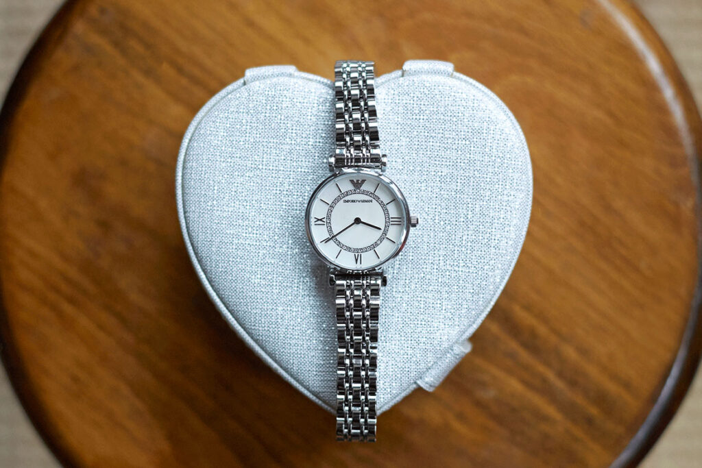 Gift Guide: How to Choose a Gift Watch?